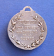 Médaille En Métal Blanc - École Ménagère Pour Orphelins De Guerre - École Uruguay France à Avon - Professionali / Di Società
