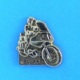 1 PIN'S //   ** GENDARMERIE / BRIGADE MOTOCYCLISTE D’ORLÉANS / Doré ** . (Richard-Saumur) - Militaria