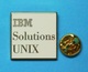 1 PIN'S  //   ** IBM / SOLUTIONS UNIX ** . (Arthus Bertrand Paris) - Informatique