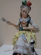 Antigua Figura De Porcelana (licorera, Bote). Mujer Sentada Con Abanico Y Perro. Estilo Viejo París. - Otros & Sin Clasificación