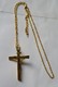 CHAINE METAL DORE AVEC PENDENTIF CRUCIFIX NEUVE - Colliers/Chaînes