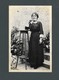 CPA Photo Portrait D'une FEMME LADY FRAU Avec Sa Toilette D'autrefois Robe Longue Col Dentelle Et Collier Sautoir - A Identifier