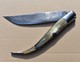 Important Couteau Navaja Manche Corne Et Laiton - Lame Gravé De Fleur Toledo – 55 Cm - Knives/Swords