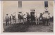 CARTE PHOTO : DES PAYSANS ET DES CHEVAUX DANS UNE COUR DE FERME - LES ECURIES - 2 SCANS - - Fermes