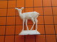 319b Figurine Publicitaire Années 50/60 BICHE ANTILOPE N°32 1/2 Ronde-bosse , Plastique Dur Couleur Ivoire - Other & Unclassified