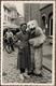 Carte Photo Originale Déguisement & Eisbär, Ours Blanc Polaire Posant En Ville Avec Une Femme Vers 1940/50 - Personnes Anonymes