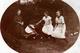 Carte Photo Originale En Médaillon, 4 Jeunes Adolescentes Citées Au Dos Jouant Aux Boules Vers 1910 à Burger Garten - Personnes Identifiées