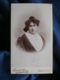 CDV Photo Emile Héry à Salon - Portrait Jeune Femme, Coiffe Régionale, Arlésienne Circa 1895 L436 - Antiche (ante 1900)