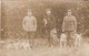 CARTE PHOTO:SOUVENIR DU CAMP (?) TROIS CHASSEURS OU MILITAIRES CHIENS PRISE LAPINS CORRESPONDANCE DE MAREUIL SUR AY (51) - Caccia