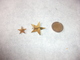 Lot De 2  Etoiles, Une Broche, Un Pendentif - Broches