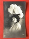 1910 - DAME MET GROTE HOED STRUISVOGEL PLUIMEN - FEMME AVEC TRES GRAND CHAPEAU PLUMES D'AUTRUCHE - Mode