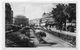 (RECTO / VERSO) MONTPELLIER EN 1952 - PLACE DE LA COMEDIE AVEC VIEILLES VOITURES - BELLE FLAMME - FORMAT CPA VOYAGEE - Montpellier