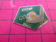 910c Pins Pin's  / Rare Et De Belle Qualité / THEME SPORTS : GOLF VITTEL BOIS HAZEAU - Golf