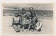 REAL PHOTO Ancienne GroupTrunks Man Bikini Woman And Kids Boy Girl On Beach Homme Femmes Et Enfants Sur Plage - Altri & Non Classificati