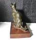 Sculpture En Composition De Chien "berger Allemand " Sur Socle En Bois - Brons