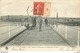 WW 03 VICHY. Pêcheurs à La Ligne Sur La Passerelle Et Chasseur 1907 - Vichy