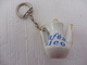 PORTE-CLES - PORTE-CLEFS DES ANNEES 60 - CAFE NICO CAFETIERE EN PORCELAINE - PHOTO RECTO-VERSO - Sleutelhangers