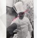 23- AUBUSSON-GEORGES PRALUS EN 1985- CUISINE -NE EN 1940 A CHARLIEU MORT EN 2014 A ROANNE-RARE PHOTO ORIGINALE - Personnes Identifiées