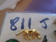 811j Pins Pin's  / Rare & Belle Qualité / THEME ANIMAUX : SERPENT NAJA DEVANT FEUILLE DE CANNABIS - Animaux