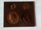 Pochette De 4 Reproductions De Monnaies Gallo Romaines Trouvées à Cabrières D'Aigues Coût De La Vie Il Y A 2000 Ans - Counterfeits