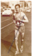 ATHLETISME : PHOTO (1956), JEUX OLYMPIQUES DE MELBOURNE (AUSTRALIE), ALAIN MIMOUN REMPORTE LE MARATHON (2 SCANS) - Collections