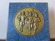 PLAQUE TROPHÉE Récompense SPORTIVE En Bois Teinture BLEU Ft : 25 X 21 Cm - Poids 700 Gr Avec Son Support. Modèle Photo : - Athletics