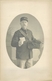 RARE CARTE PHOTO - FACTEUR POSANT AVEC SA MALETTE COURRIER, REMETTANT UN PLI - Postal Services