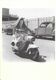 PHOTO PHOTOGRAPHIE FORMAT 15 X 21 CM  IMAGES D’ALGÉRIE PIERRE BOURDIEU VESPA SCOOTER FEMME VOILÉE CITROEN 2 CV SIMCA - Photographie