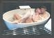 COUPLE GAY - COUPLE DANS UNE BAIGNOIRE    TES SECRETS SONT EN SÉCURITÉS AVEC MOI - Couples