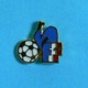 1 PIN'S  //  ** FÉDÉRATION FRANÇAISE DE FOOTBALL ** . (A.B) - Football