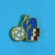 1 PIN'S  //  ** FÉDÉRATION FRANÇAISE DE FOOTBALL ** . (A.B) - Football