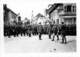 PHOTO SARRALBE 1933/34 ?  RUE POINCARE (coin RUE NAPOLEON) CEREMONIE MILITAIRE  REMISE DE MEDAILLE  (3) - Sarralbe