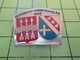 415a Pins Pin's / Rare & Belle Qualité THEME VILLES / "on Est Pas Rancuniers "JUMELAGE MORSBACH EMMERSWEILER BLASON ECUS - Villes