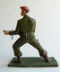 SOLDAT FIGURINE FIG STARLUX 1965 PARACHUTISTE TIREUR MITRAILLETTE DEVANT 5068 PARA (2) - Starlux