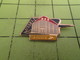 211b Pin's Pins / Beau Et Rare : THEME : POSTEs / LA POSTE USSEL - Mail Services