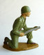 SOLDAT FIGURINE FIG STARLUX 1961 SOLDAT SERVANT MITRAILLEUR 5005 (2) Socle Jaune Casse - Starlux