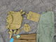 Delcampe - U.R.S.S. TROUPES PARACHUTISTES : BON LOT : VESTE + PANTALON CAMOUFLE + 2 SACS DE COMBAT - Uniformes