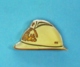 1 PIN'S //  ** CASQUE F1 / MARINS POMPIERS DE MARSEILLE / 1980 ** - Pompiers