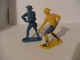 2 Figurines Plastique - Type Far West - Le Duel - - Autres & Non Classés