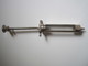 Delcampe - ANCIENNE SERINGUE METAL ET VERRE GRADUÉE 0/10  INSTRUMENTS DE CHIRURGIE ANCIENS Long 12 Cm - Medical & Dental Equipment