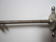 Delcampe - ANCIENNE SERINGUE METAL ET VERRE GRADUÉE 0/10  INSTRUMENTS DE CHIRURGIE ANCIENS Long 12 Cm - Medical & Dental Equipment