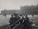 WW2 GUERRE 39 45 VERSAILLES SOLDATS ALLEMANDS POSANT DEVANT UNE STATUE DU CHATEAU - Versailles