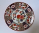 19 Century Japan Porcelain Plate With Gold Decoration And Stamp In Red - Kutani? Meiji (1868-1912) - Autres & Non Classés