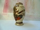 Small Satsuma Japan Vase With Decoration And Stamp In Gold - Kinkozan Tsukuru? Light Damage - Otros & Sin Clasificación