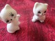 LOT DE 2 CHATS CAT IN CERAMIC + CYGNE + COCHONNET OU BISOU NOUNOURS ,? -Miniatures Décoratives  Animaux - Animales