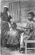 AFRIQUE NOIRE (AOF) Scène Et Types - Femmes Se Coiffant - CPSM Dentelée N/B PF 1953 - Black Africa - Zonder Classificatie
