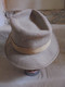 Delcampe - Ancien - Chapeau Femme Laine Feutrine Taille 55 - 4 Années 50 - Sombreros, Gorros, Tocados