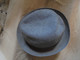 Delcampe - Ancien - Chapeau Femme Lydia Imperméable Gris Taille 56 - 4 1/2 Années 50 - Kapje, Hoeden, Mutsen