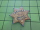 815c PINS PIN'S / Beau Et Rare : Thème POLICE / ETOILE DE SHERIF CALIFORNIE ALAMEDA COUNTY - Police