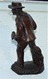 ANCIENNE SCULPTURE PLATRE GENRE SANTON PERSONNAGE AVEC HACHE / 25 Cm - Autres & Non Classés